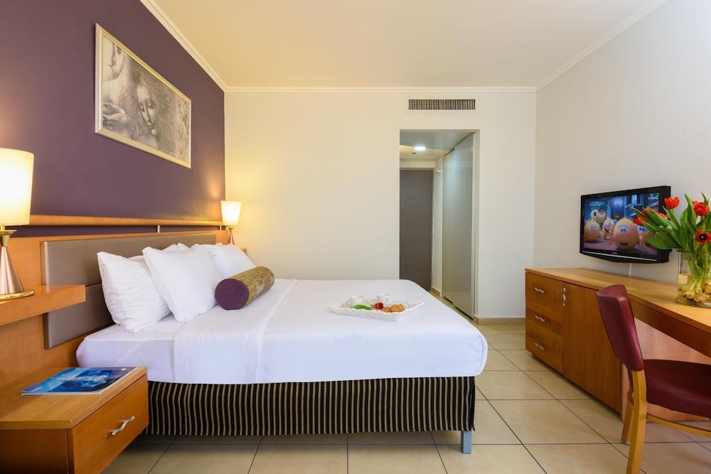 Hotel Leonardo Club 4*